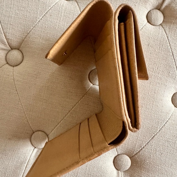 Chanel trifold wallet - Picture 9 of 14